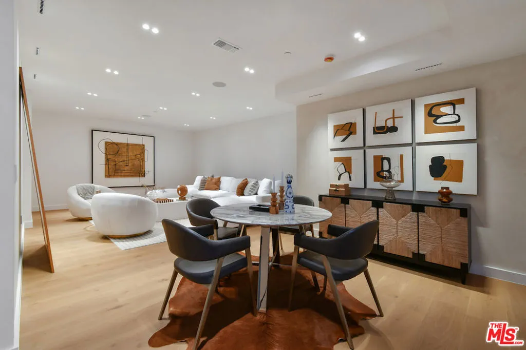 112 S Valley Street, Toluca Lake, California 91505 home-pic-38